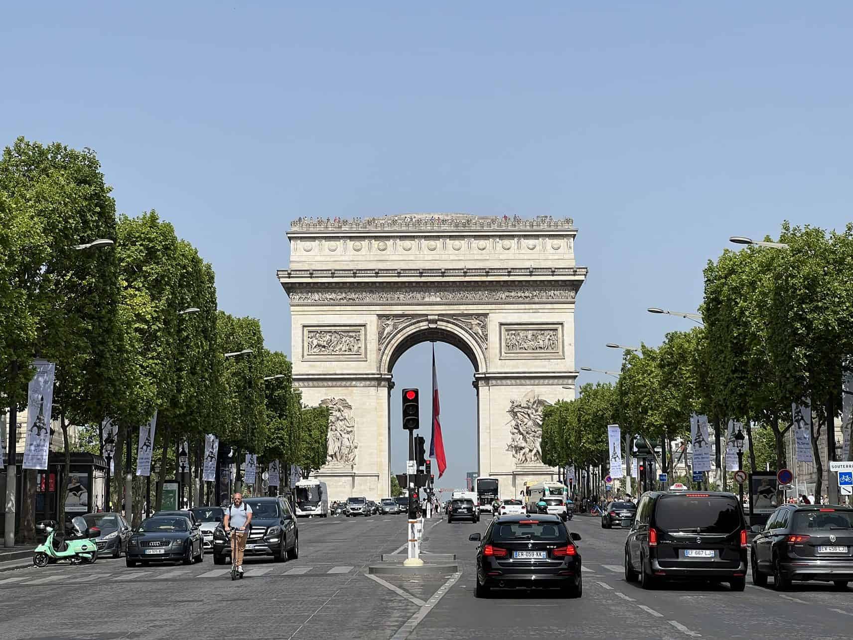 Arc de Triomphe on the Champs Elysée in Paris, France