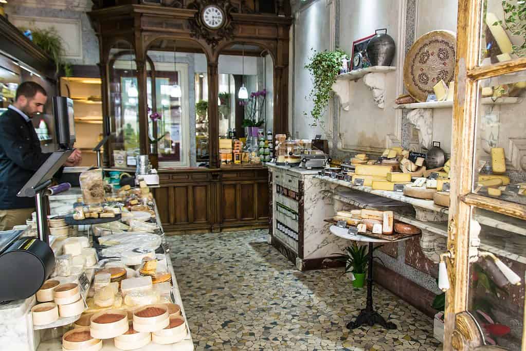 Food in Paris - cheese shops