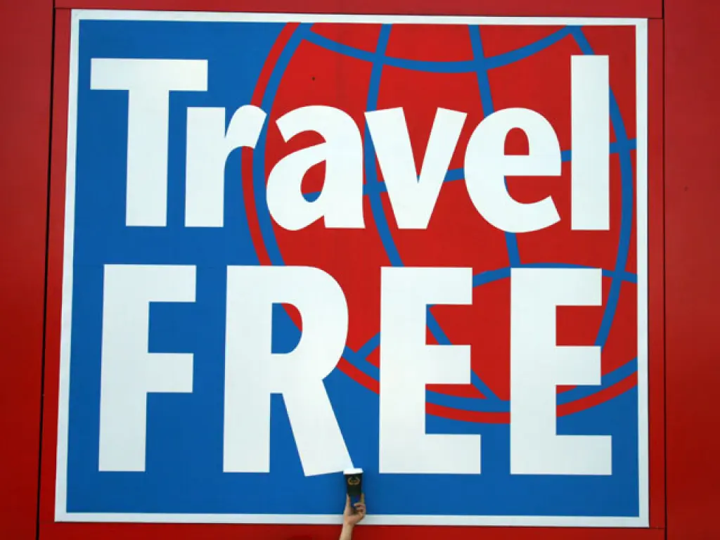 how to travel for free